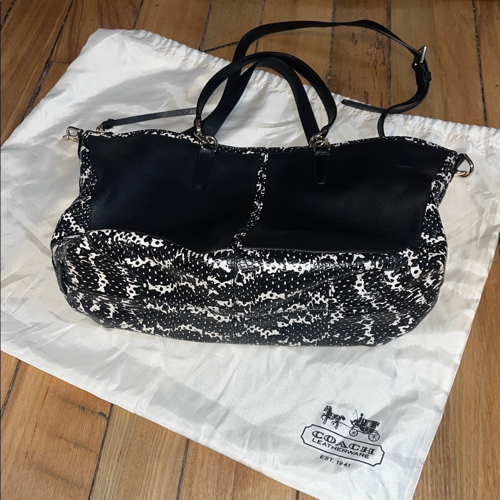 Coach Bleecker Cooper satchel in two-tone black gold python-embossed leather - Picture 10 of 10